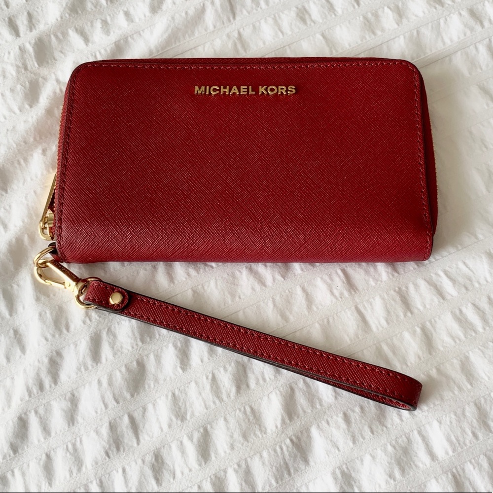 Michael Kors Leather Smartphone wristlet